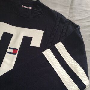 Brand new Tommy Hilfiger sweater navy size M